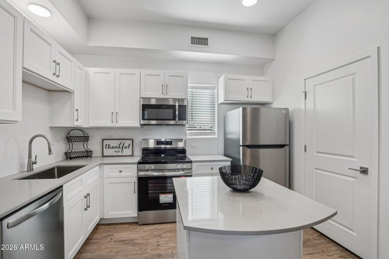 28-web-or-mls-3021 W Williams Dr A204-S0