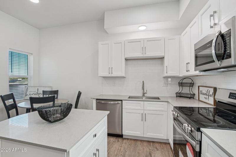 29-web-or-mls-3021 W Williams Dr A204-S0