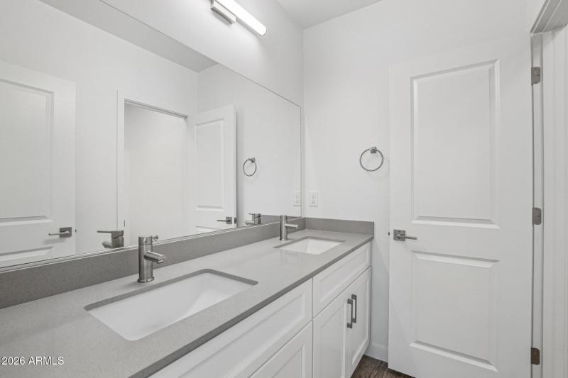 33-web-or-mls-3021 W Williams Dr A204-S0