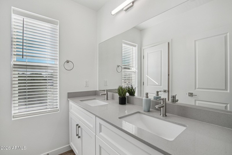 38-web-or-mls-3021 W Williams Dr A204-S0