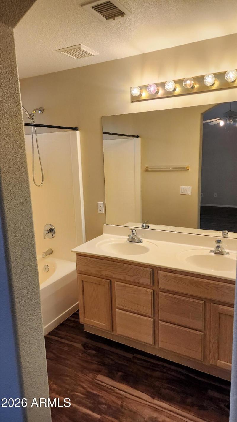 Juniper Primary Bathroom 1