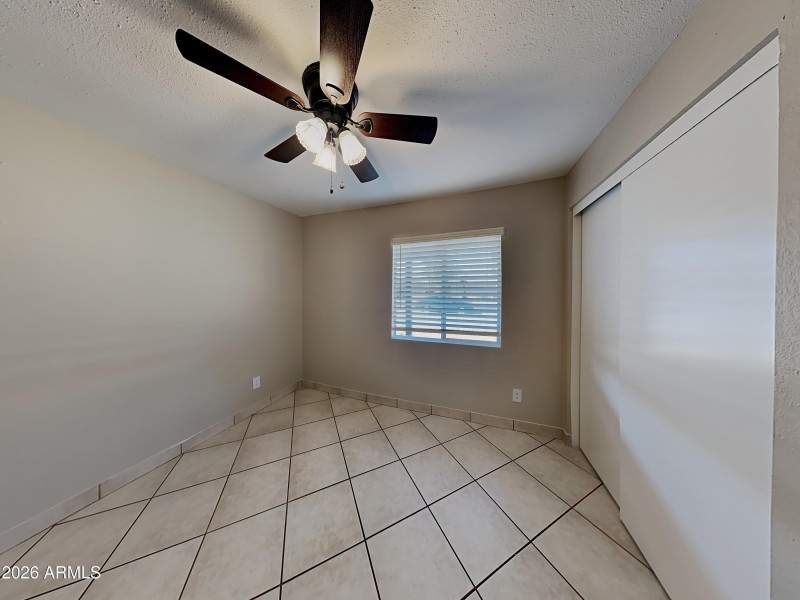 1006088.8645 W GLENROSA AVENUE_6