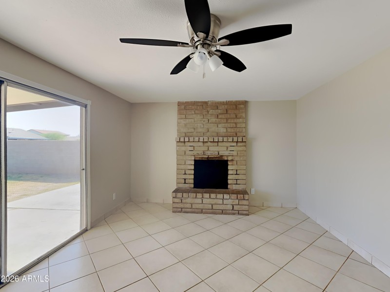 1006088.8645 W GLENROSA AVENUE_11