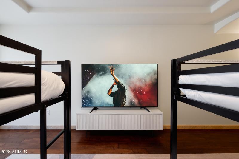 PropertyImageCo_4490EValleyVistaLn_WEB_6