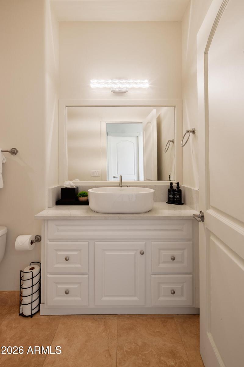 PropertyImageCo_4490EValleyVistaLn_WEB_5