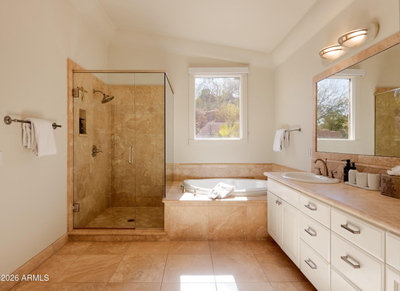 PropertyImageCo_4490EValleyVistaLn_WEB_5