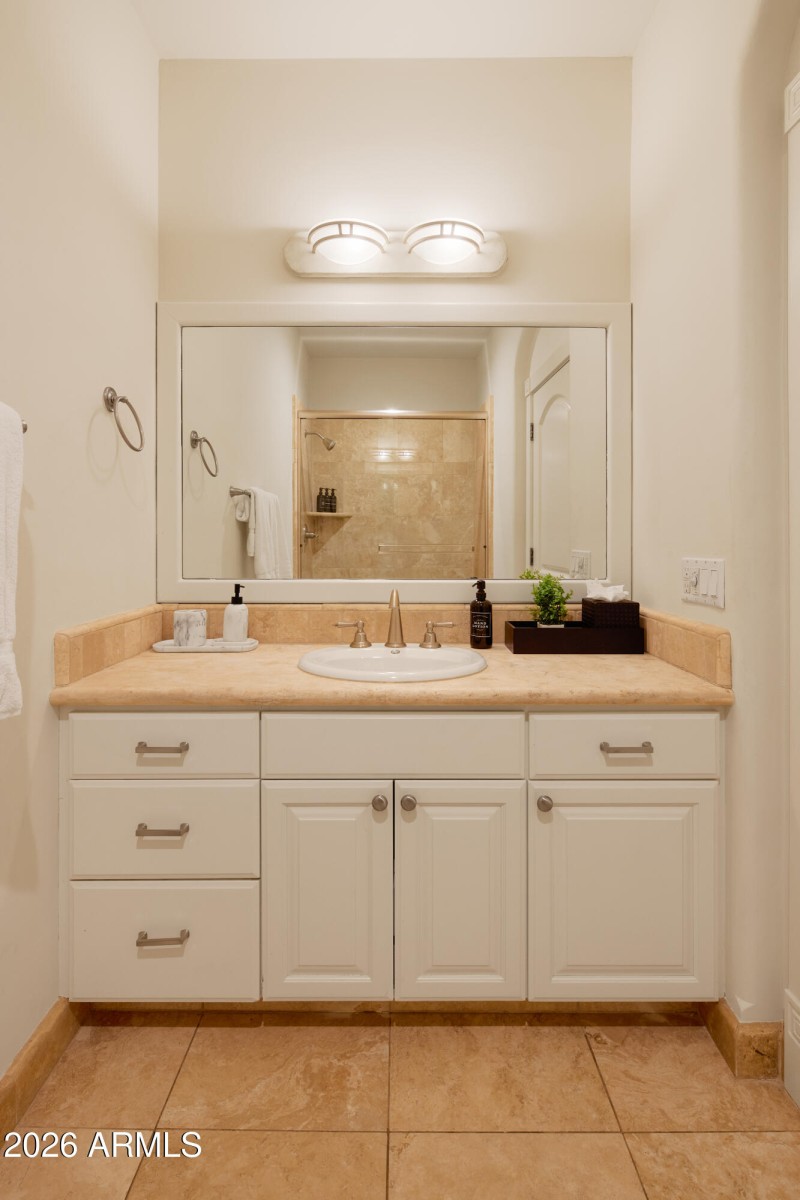 PropertyImageCo_4490EValleyVistaLn_WEB_4