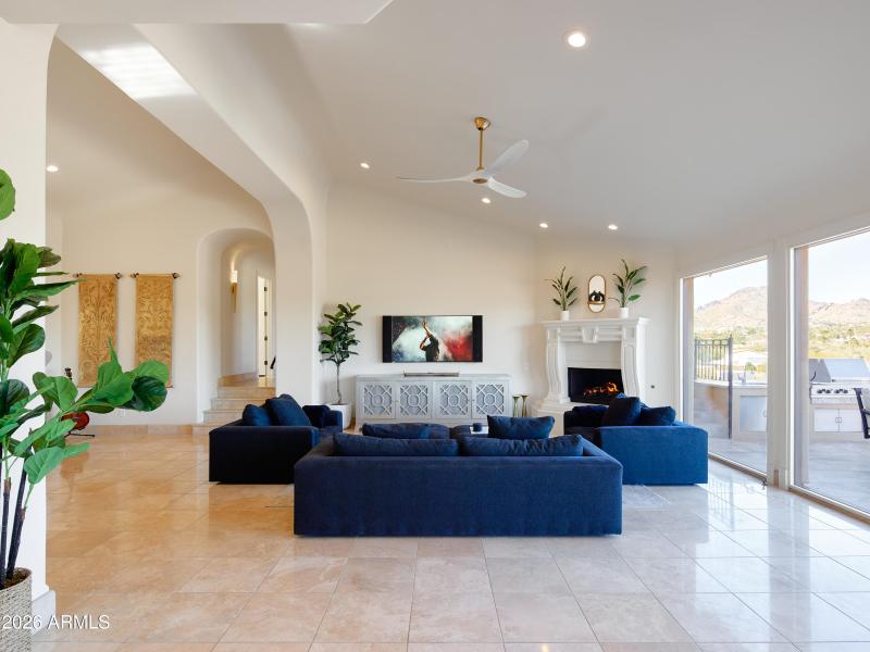 PropertyImageCo_4490EValleyVistaLn_WEB_4