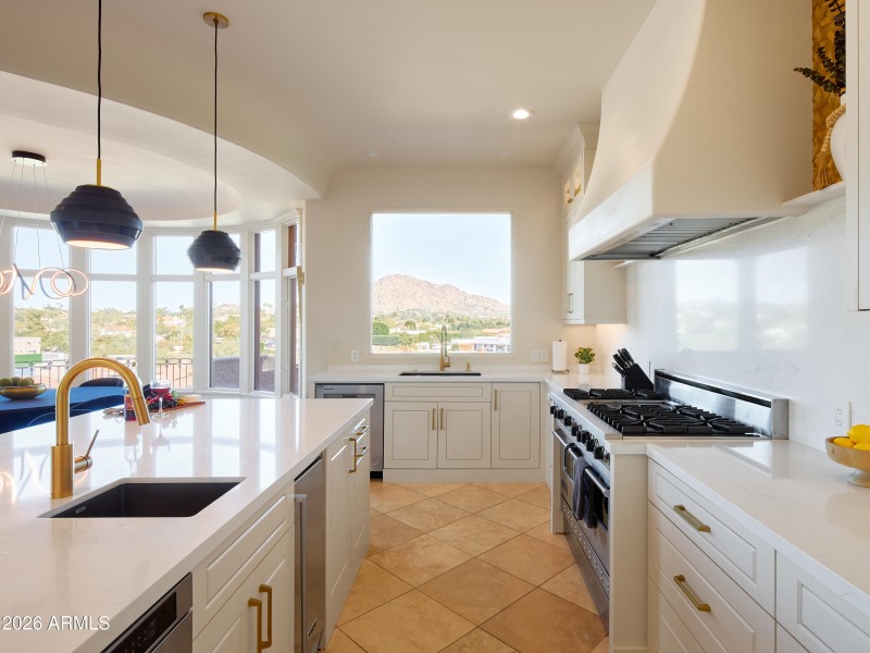 PropertyImageCo_4490EValleyVistaLn_WEB_4