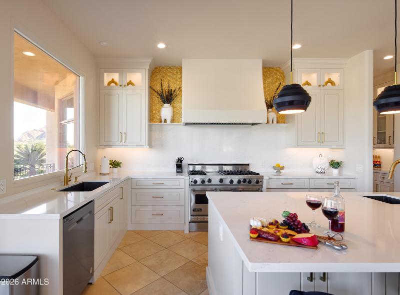 PropertyImageCo_4490EValleyVistaLn_WEB_3