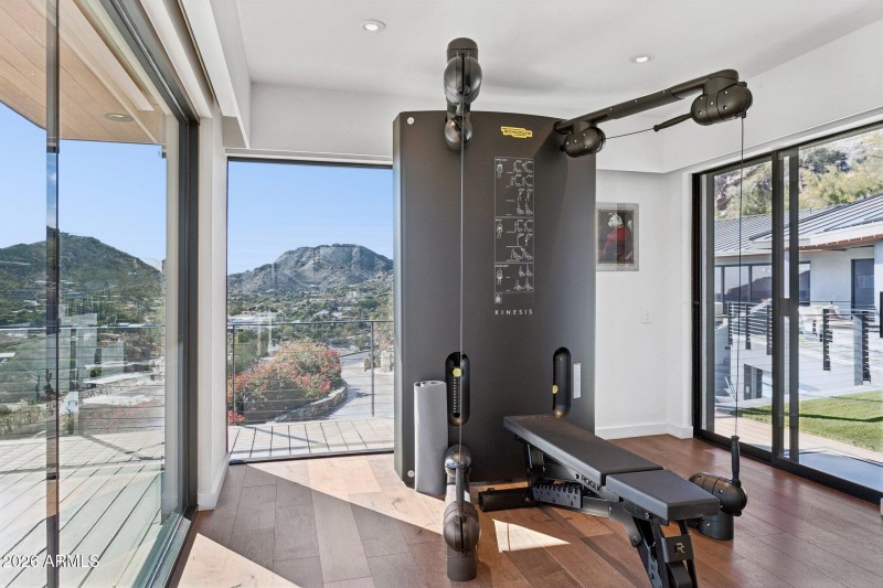 Fitness Studio with views 2