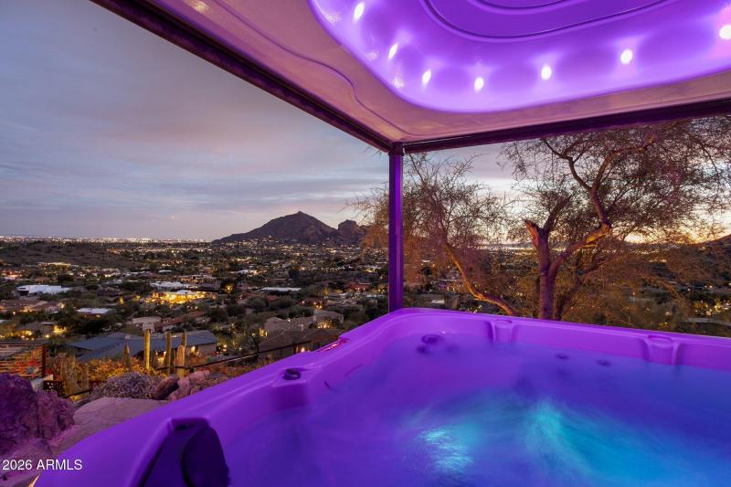 Jazuzzi with views