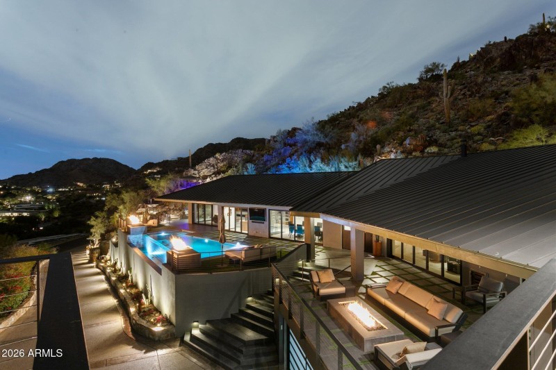 Exteriour Twilight 2