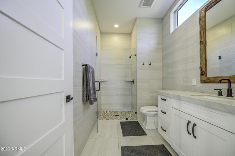 Casita/Pool House-Bath-pic 2