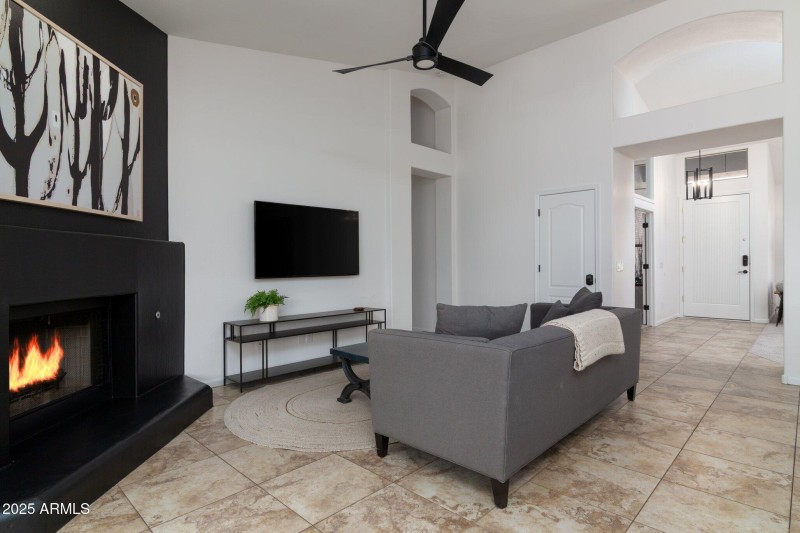 Family Room w/Gas Fireplace