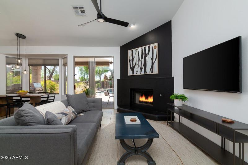 Family Room w/Gas Fireplace