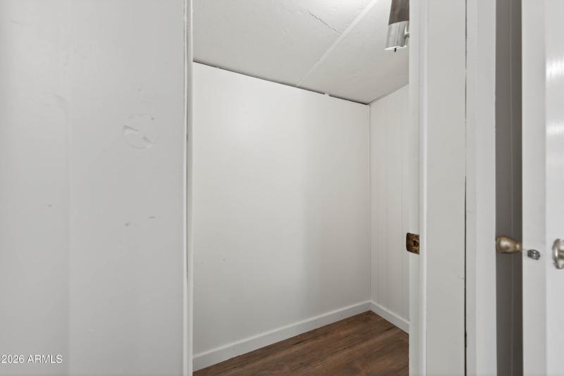 Interior - 3344 Quail Run Dr-18