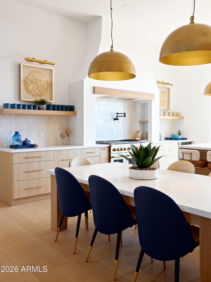 PropertyImageCo_4207ECampbellAve_WEB_6