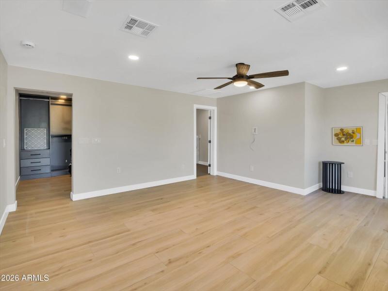 18-5122 W Fallen Leaf Lane-18