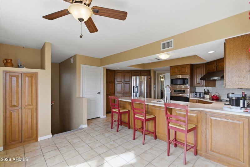 Spacious Eat-In Kitchen
