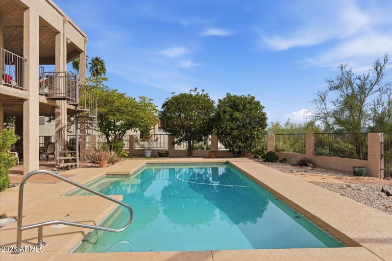 Sparkling Pool & Spiral Staircase