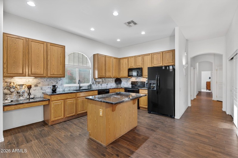 12-web-or-mls-25E Knoll Cir