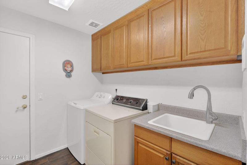 39-web-or-mls-12E Knoll Cir