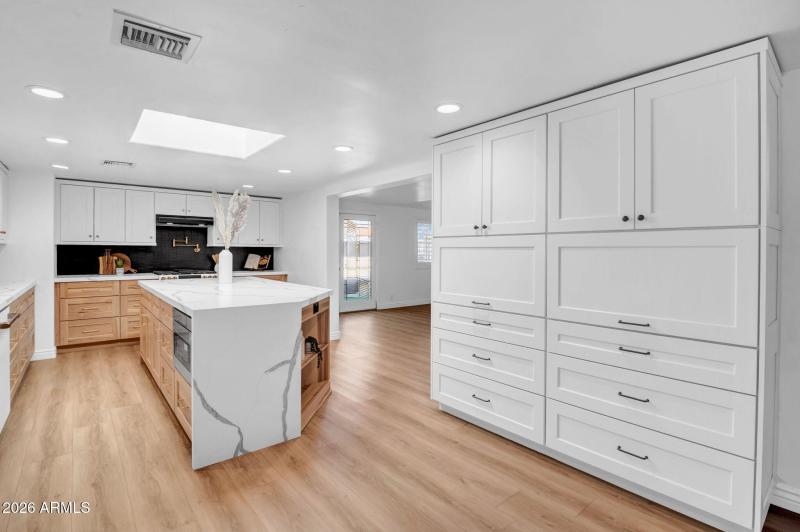 12-web-or-mls-10624 N 38th St-12