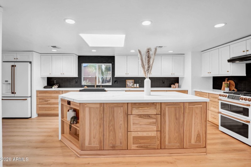 13-web-or-mls-10624 N 38th St-13