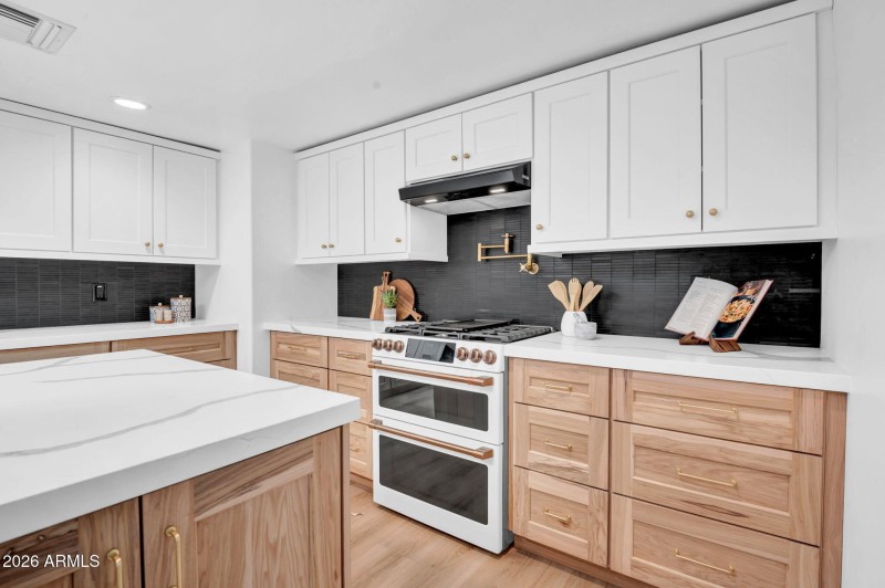 14-web-or-mls-10624 N 38th St-14