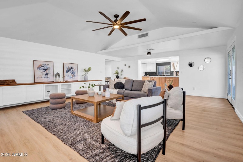 19-web-or-mls-10624 N 38th St-19