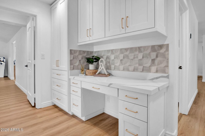 22-web-or-mls-10624 N 38th St-22