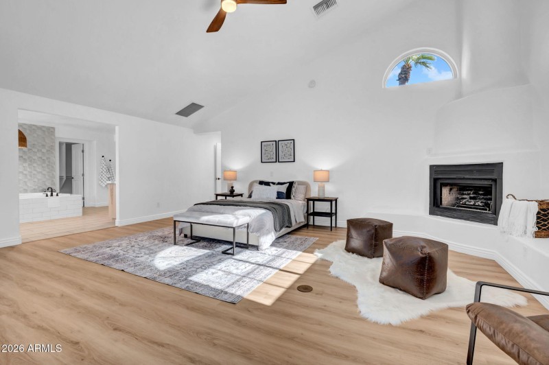 27-web-or-mls-10624 N 38th St-27