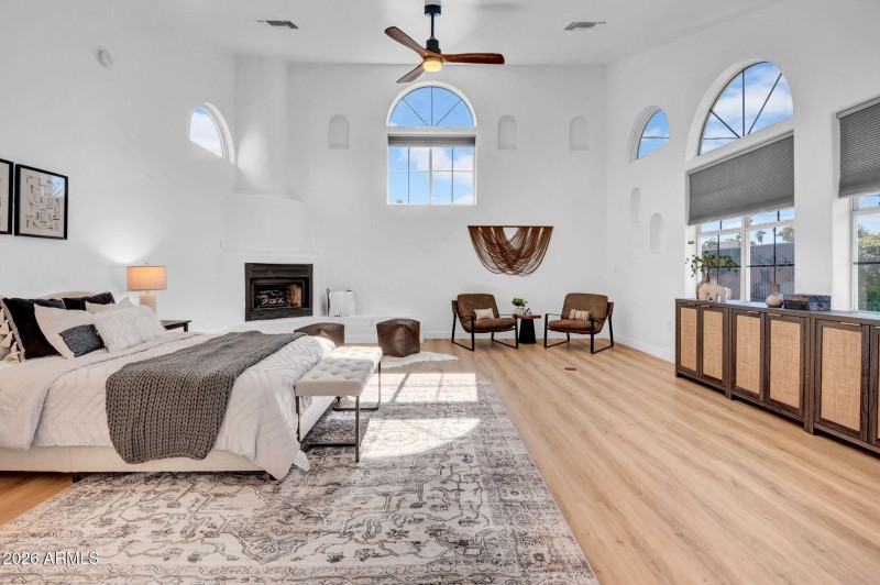 28-web-or-mls-10624 N 38th St-28