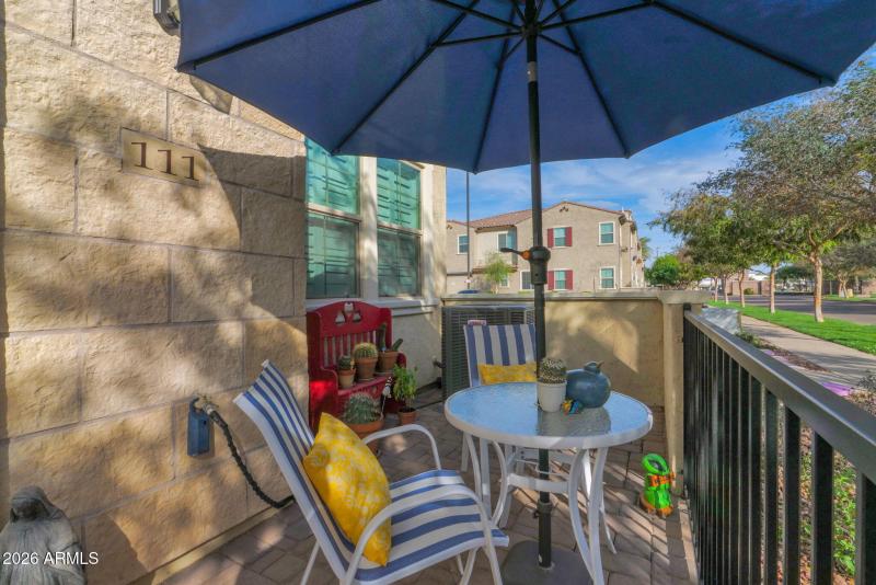 1917 Hampton 111 - 03Patio