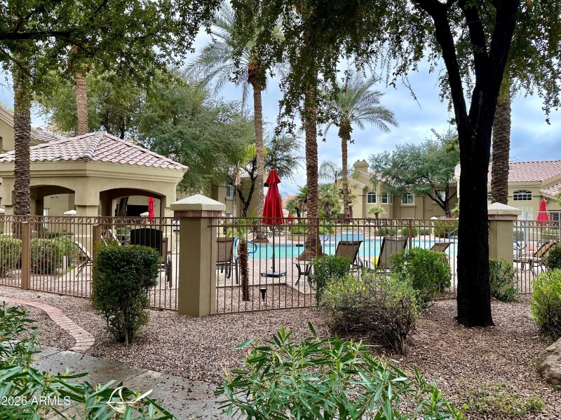 5335 E Shea #2107 004