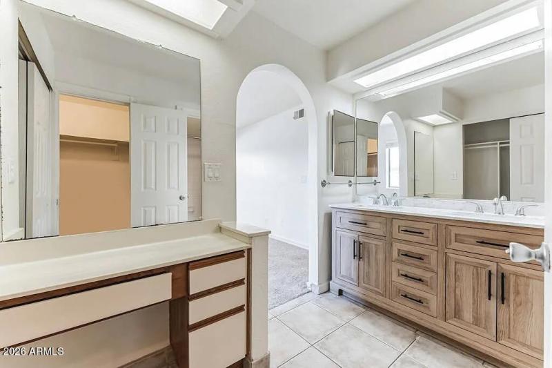 b4f2cca0ff7ab2c5a43135326db14bc2-uncropp