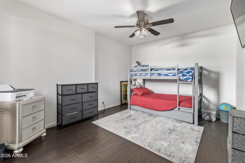 698c45_22 - Fairfield