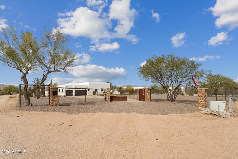 01-001-front-exterior