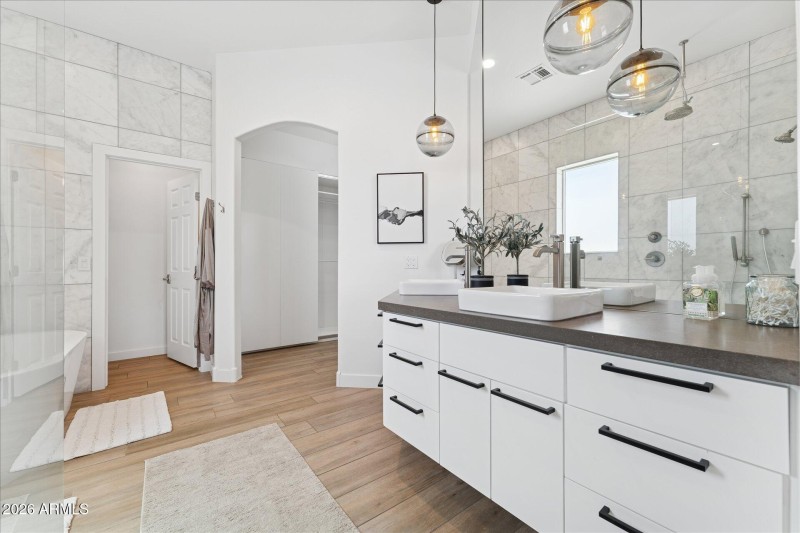 22-022-primary-bathroom