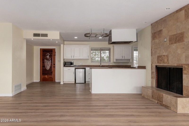 Open, yet has cozy spaces