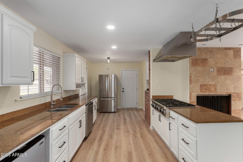 WIndow over kitchen sink