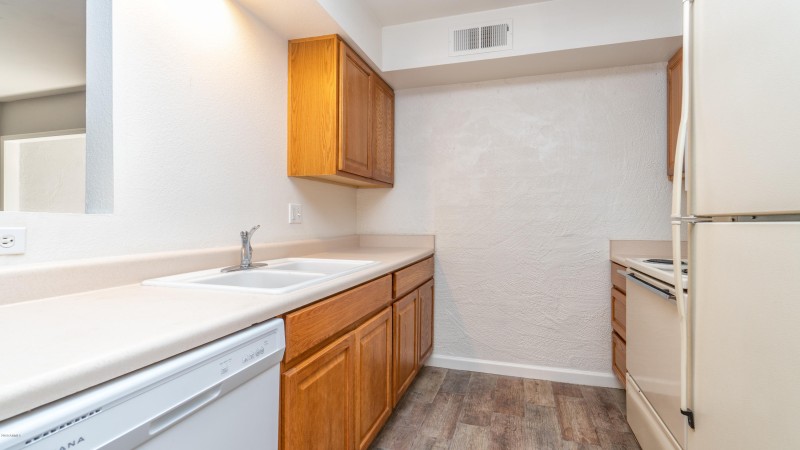 3230 E Pinchot Unit 16-10