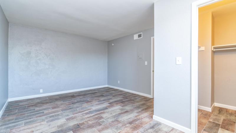 3230 E Pinchot Unit 16-16