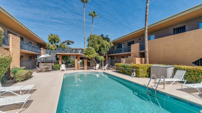 3230 E Pinchot Unit 16-19