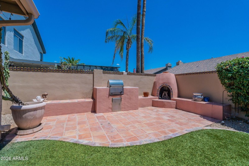 BBQ, fireplace, patio