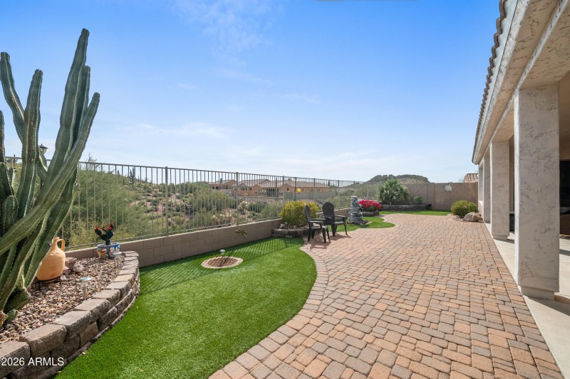 8207-E-Fairy-Duster-Dr-55