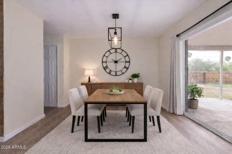 Virtually staged dining room