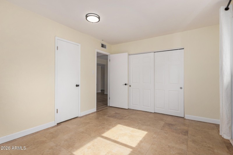 2 closets in 3rd bedroom!