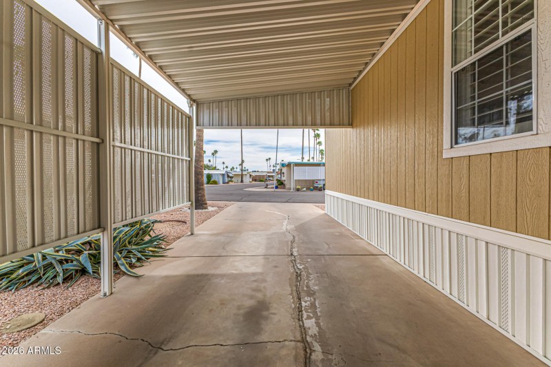 Room for 2 plus cars